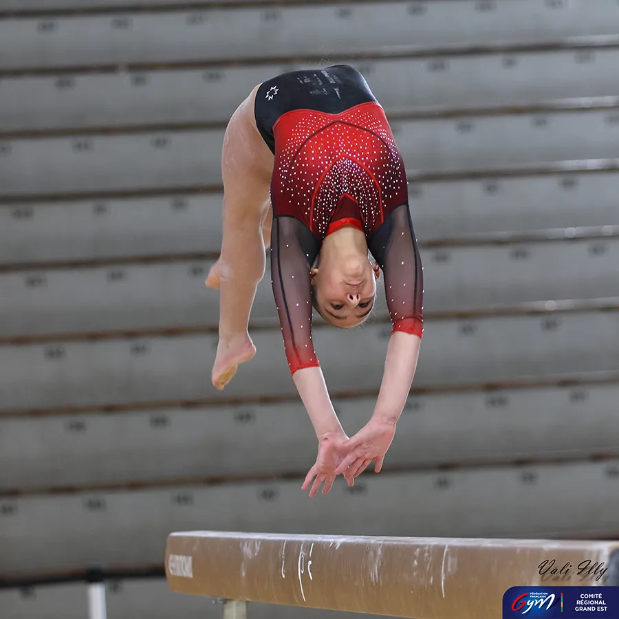 Gymnaste sur poutre du club de Metz Gym